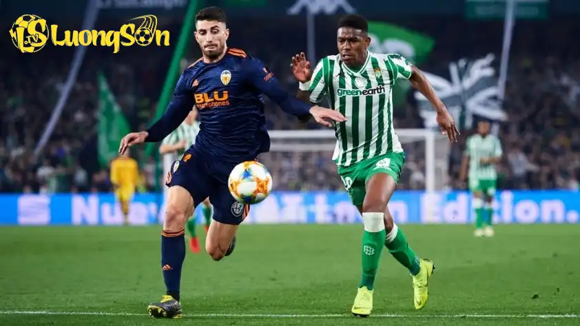 Valencia sẽ có trận đấu khó khăn trước Real Betis. (Ảnh: Internet)