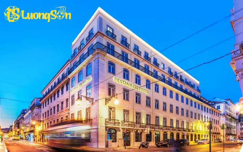 Chuỗi khách sạn xuyên quốc gia của CR7